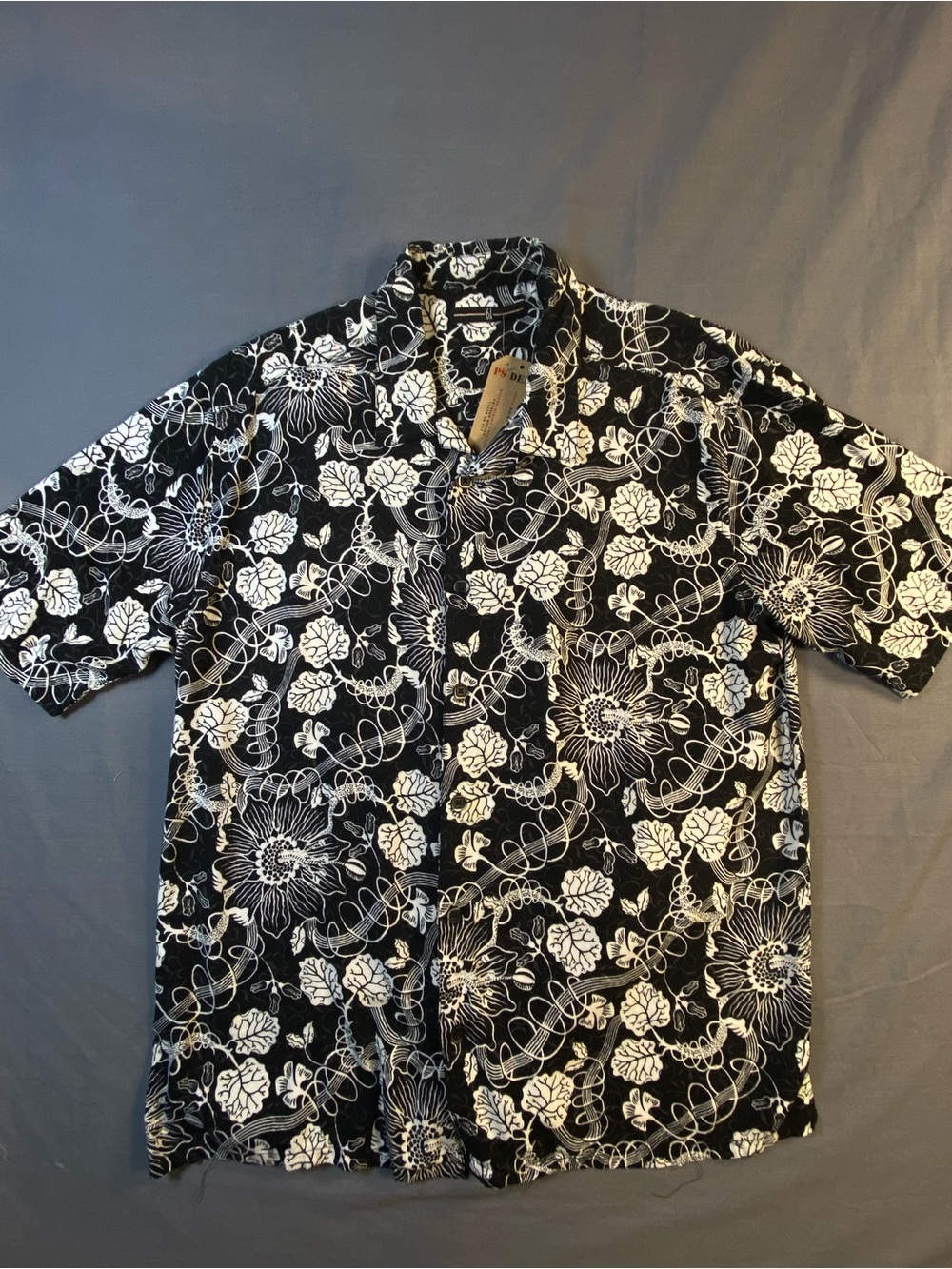 Men's Black & White Floral Short-Sleeve Button-Down Shirt